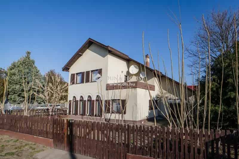 240 m2-es 4 szobás családi ház Forráskúton