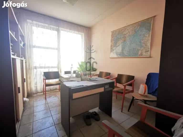 Ipari Ingatlan Fejlesztésre Börgöndpusztán 8 Lakás Kialakítására