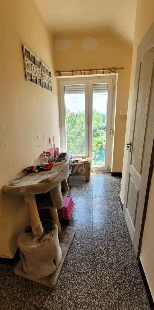Pécsi családi ház eladó - napelem, felújítva