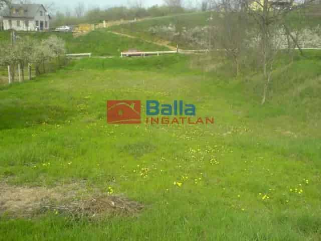 Eladó Panorámás Építési Telek Valkóban 1967 m²
