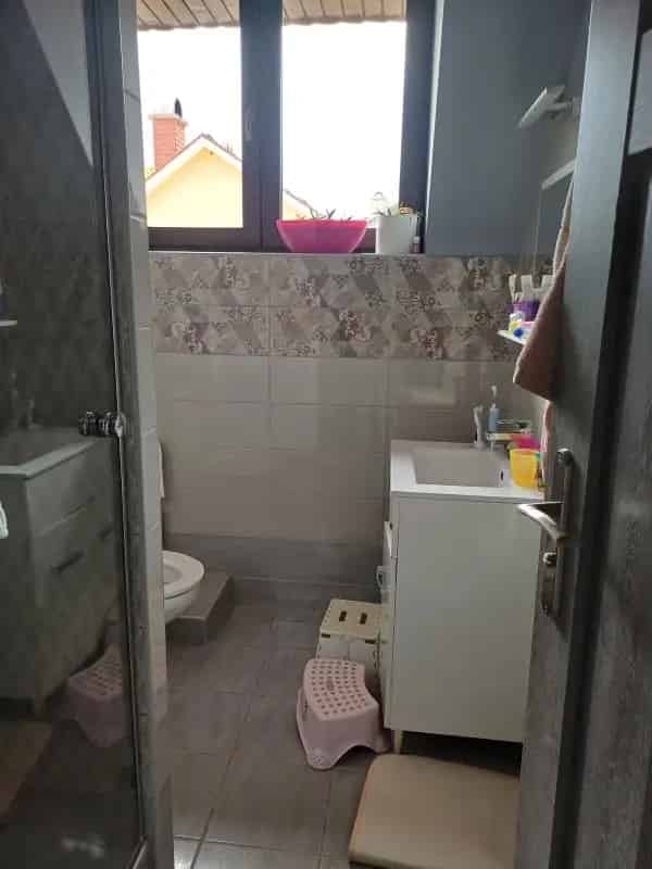 Pilisszentiváni családi ház eladó - panoráma, medence, tó