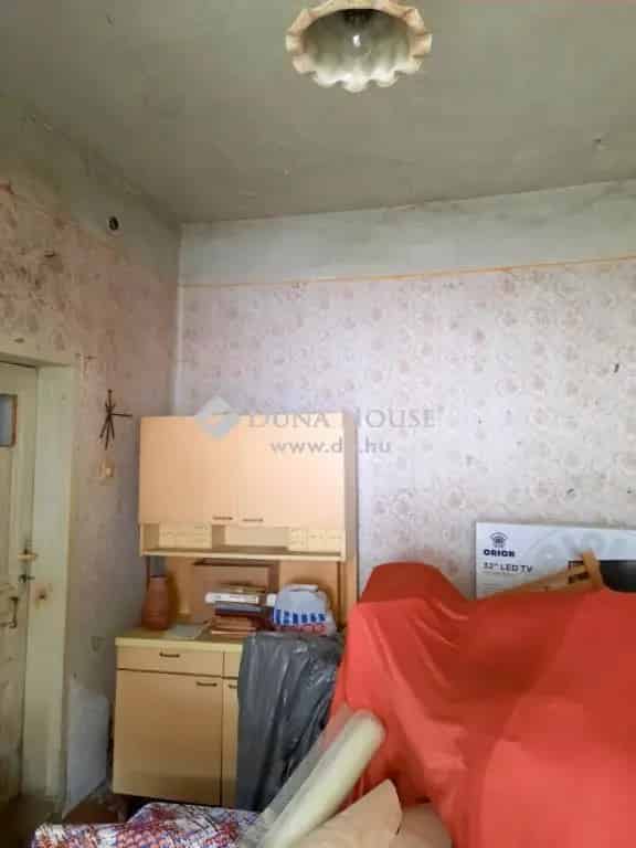 Nyiregyhaza 50 nm-es felujitast igenylo csaladhaz elado