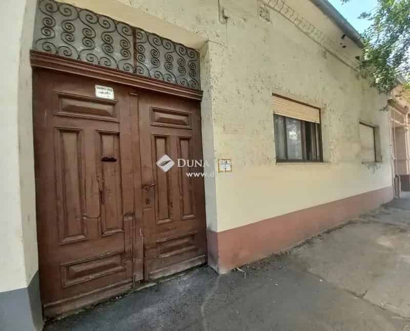 Szekszárd 130nm-es 4 szobás ház eladó