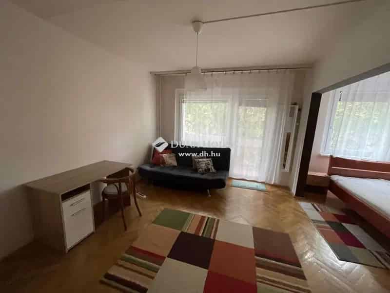 80 nm-es 3 szobás erkélyes lakás Szeged belvárosában