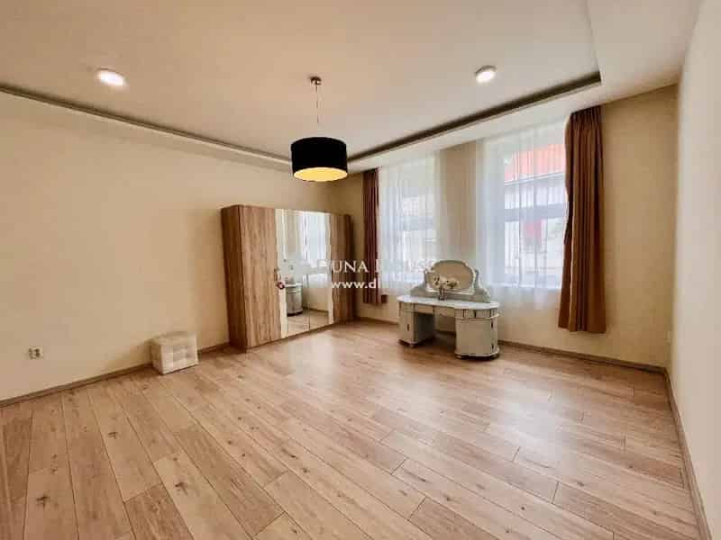 80m2 Debreceni Belvárosi Tégla Lakás Saját Garázzsal