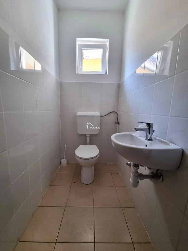 100 m2-es Felujitott Sorhaz Rajkan - 2 Szoba - Kedvező Rezsí