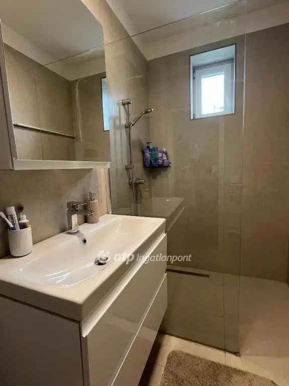 Felújított családi ház Eger közelében 1881m2-es telken