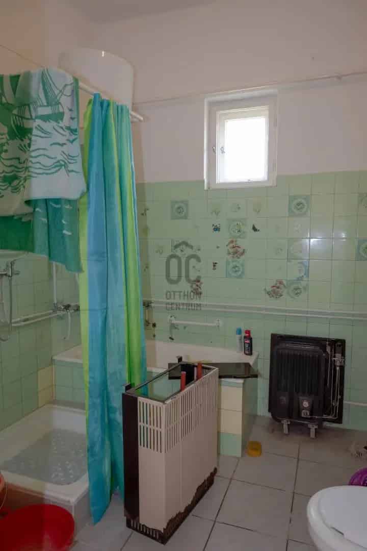 64 4 m2-es téglaház eladó - 2 szoba, 876 m2 telek