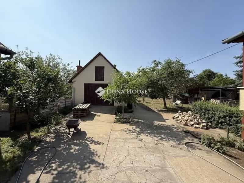 Kecskemét Szarkás családi ház eladó 1079 m2-es telekkel