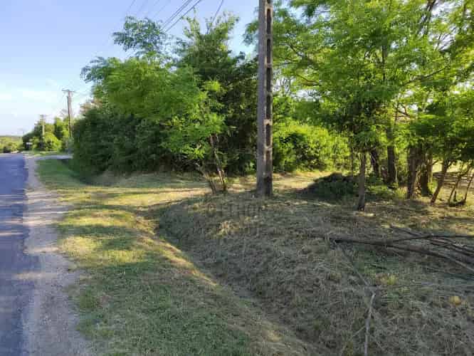 Mencshelyi eladó telek Balaton közelében