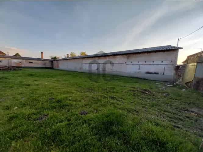 Monori eladó telek több lakás építésére