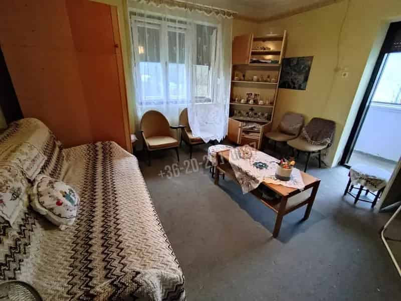 Nagybudméri családi ház eladó melléképületekkel