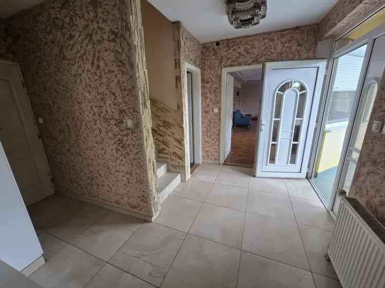 Öreghegy Lábánál Tágas Családi Ház Eladó
