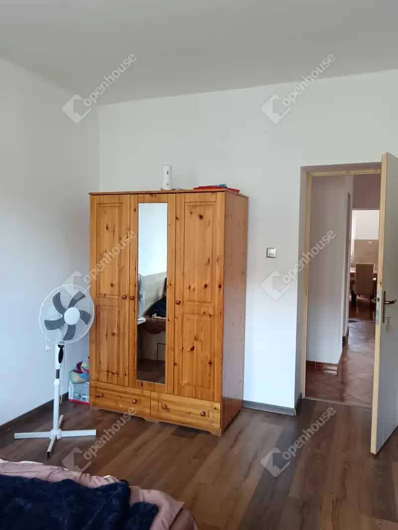 Surdi családi ház eladó - felújított, panorámás