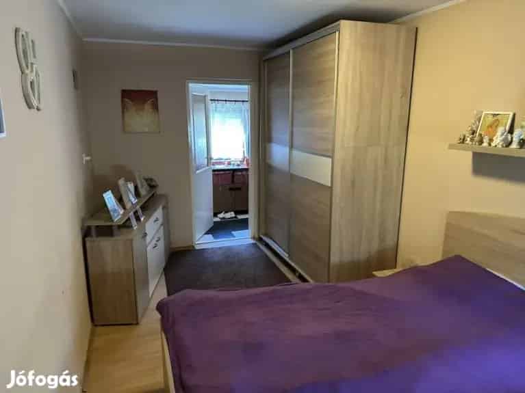 Gyulai Tanya Eladó 55nm 10000nm Telken