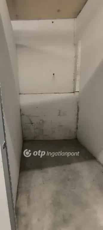 Eladó tároló Budapest VIII kerület Szerdahelyi utca