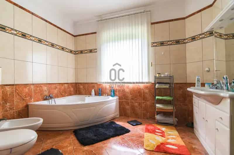 Budakeszi panorámás családi ház eladó - 250nm, 3 szoba, wellness