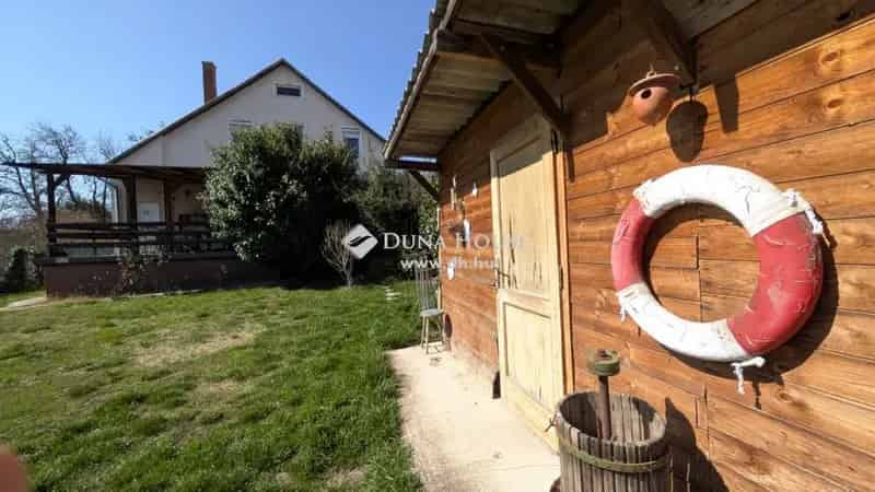 Balatonkenesei családi ház eladó - 5 szoba, kert, Balaton közelében
