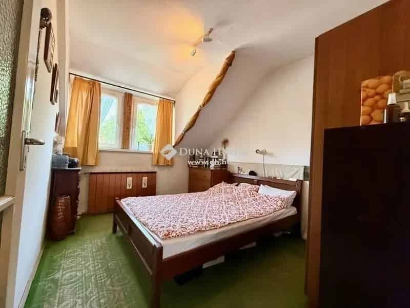 Villanegyedi 3 Lakrészes Családi Ház Eladó