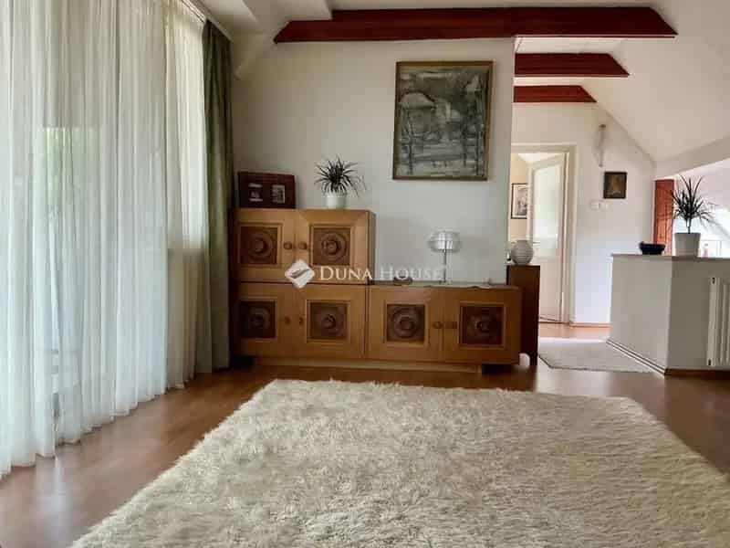 Óbudai panorámás 7 szobás ház garázzsal befektetőknek