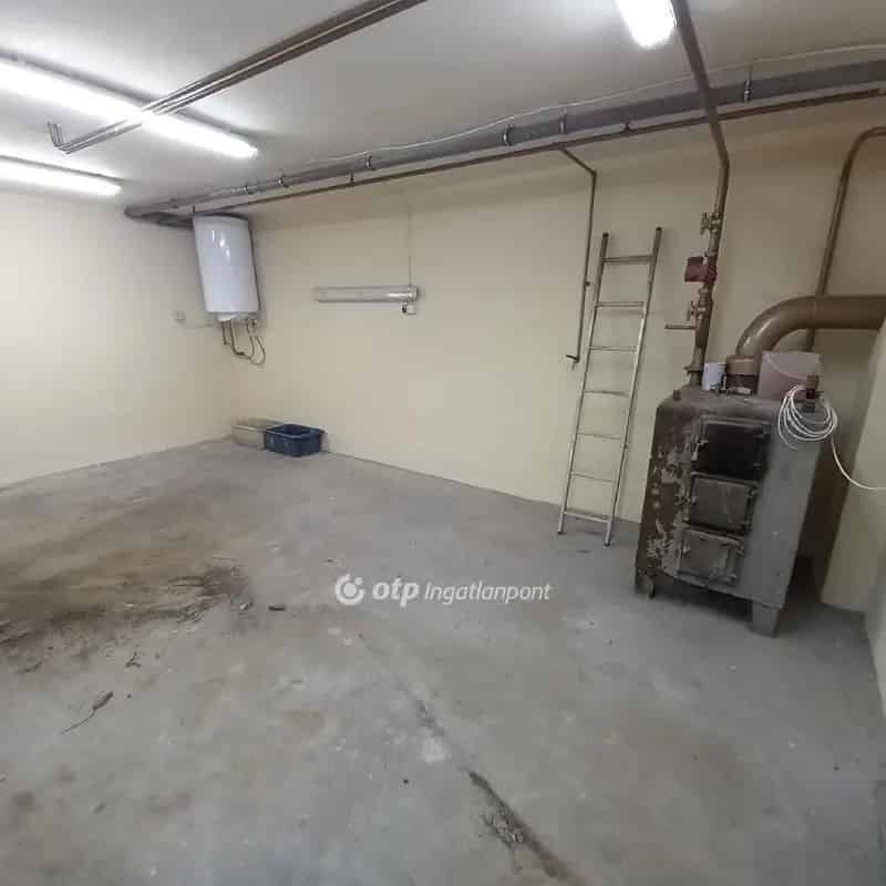 Ház Kiadó , Szekszárdi járás, Dunántúl