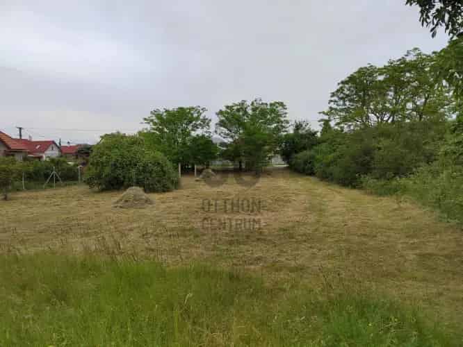 Mencshelyi eladó telek Balaton közelében