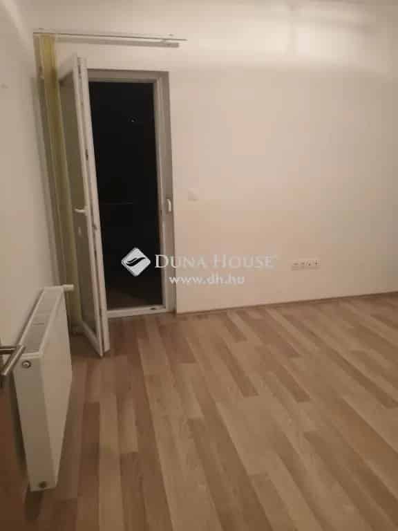 Ritka Kertvárosi Lakás Kiadó 78nm 3 Hálószoba Klíma Erkély