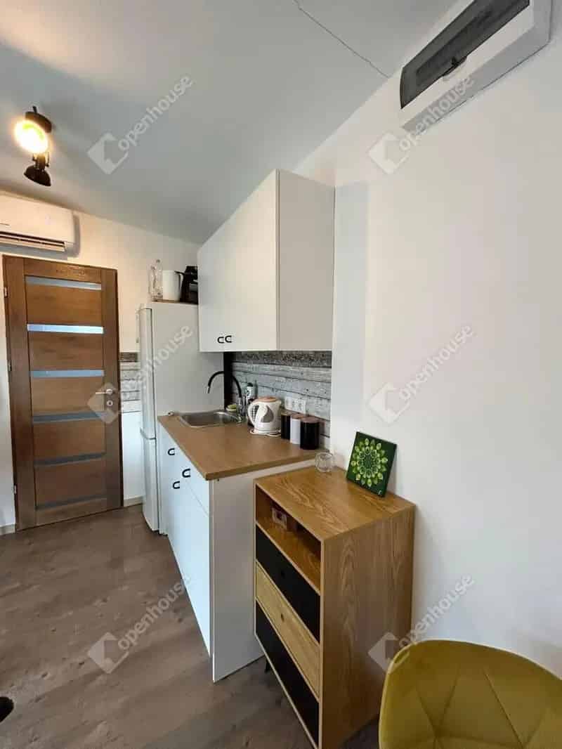 Győrújbarát Nyaraló Eladó - 27 5m2 - 1236m2 Telek - Gyümölcsös