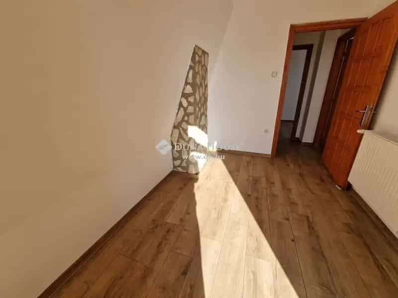 Dunakeszi Duna parti ház két generációnak is