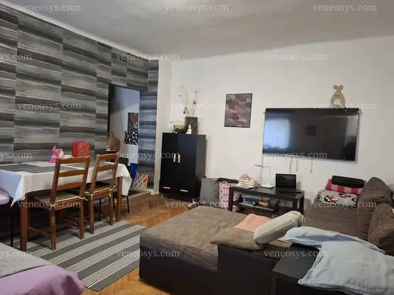 Budaörs központi részén csendes kis lakás eladó kis kerttel