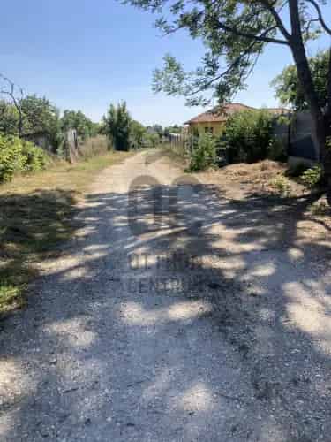 Csákvári eladó telek 919nm összközműves 2 lakásos