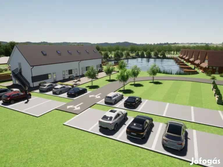 Apartmanház eladó saját halastóval - Győr