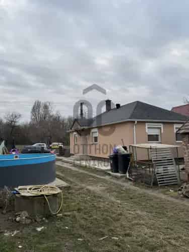 Ácsi családi ház eladó - 4 szoba, 1000m2 telek, garázs