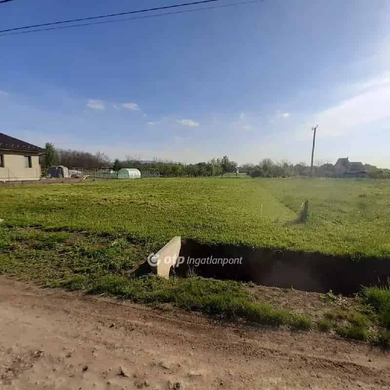 Atkári építési telek eladó 720 m2 Gyöngyöstől 7 km-re
