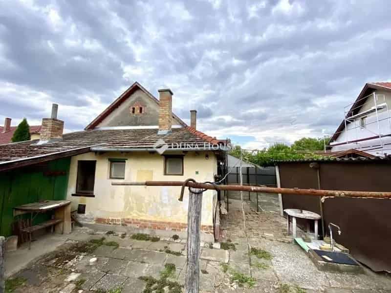 Szegedi 2 1 félszobás vályogház eladó 630 nm-es telken