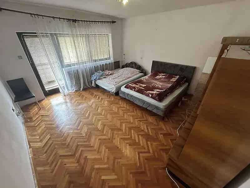 Rákoskert 110 nm-es házrész eladó garázzsal