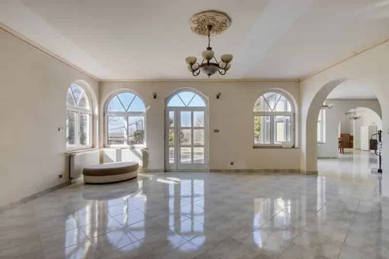 Panorámás Biatorbágyi Villa Eladó - 6 Szoba - Újszerű - Luxus