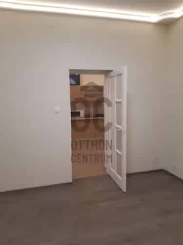 Soroksári kertvárosi sorház eladó - 2 szoba, felújított