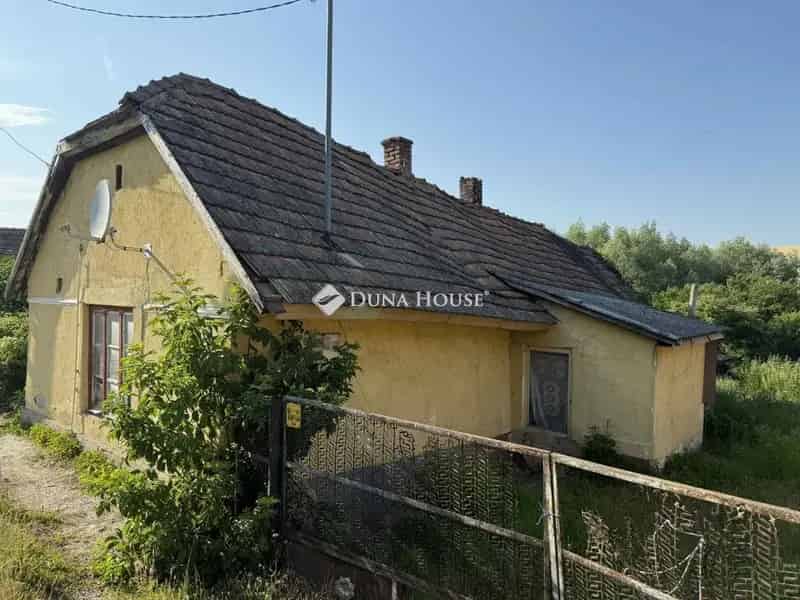 Epölön eladó felújítandó vagy bontandó vályogház 2234 m2-es telekkel