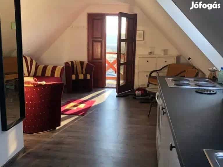 Lovasudvar eladó Nagyatád - 9096 nm-es telek istállóval