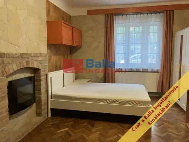 Budapest I Kerulet 27nm-es 1 szobas felujitott lakás eladó