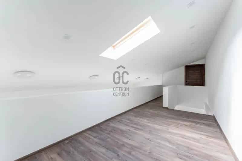 136 m2-es 3 2 szobás felújított családi ház Székesfehérváron