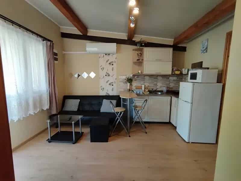 Balatonlellei Vendégház 5 Apartmannal és 9 Szobával