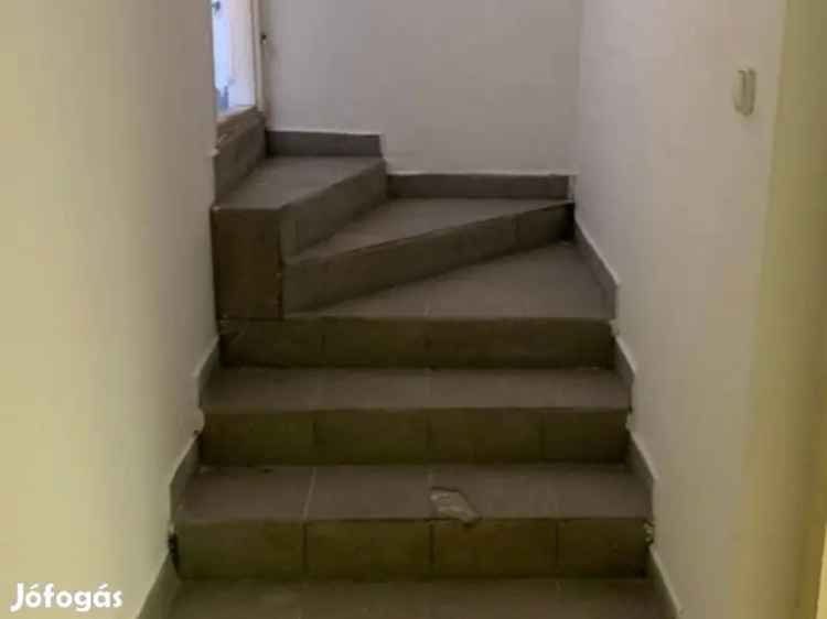 91 m2-es üzlethelyiség eladó Keszthelyen