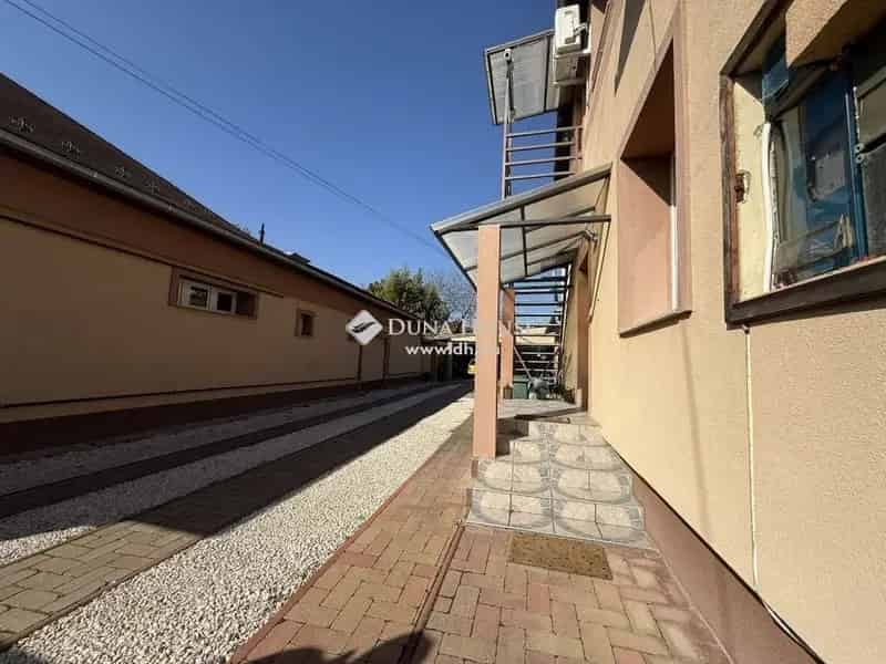 66 nm-es 2 szobás lakás Vecsésen Market Central közelében