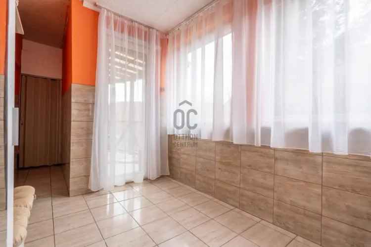 Felújított családi ház Jásdon 123m2 1659m2 telekkel