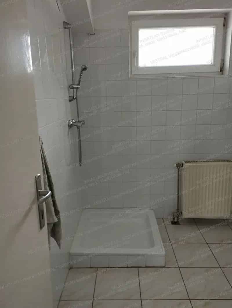 210 nm-es Felújított Irodahelyiség Szolnokon
