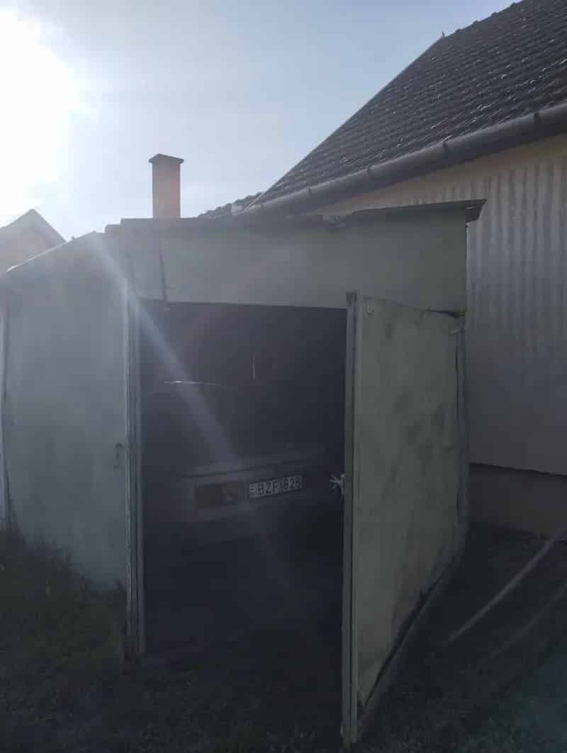 Királyhegyesi vályogház eladó - csendes, kertes, garázzsal