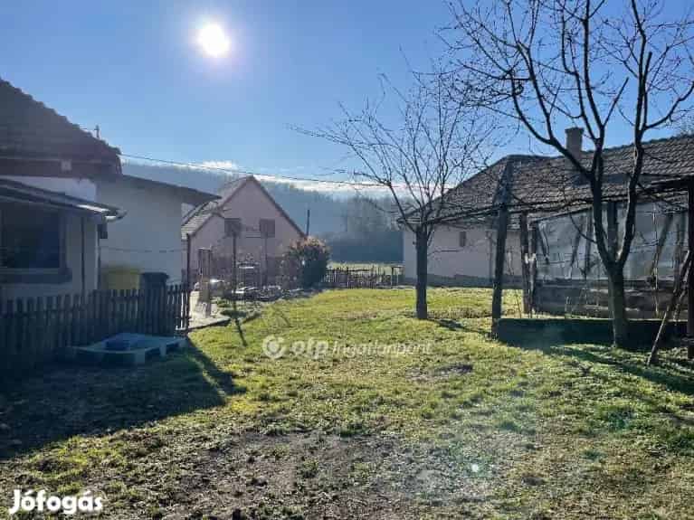 101m2-es Családi Ház 4003m2-es Telekkel Bábonymegyeren