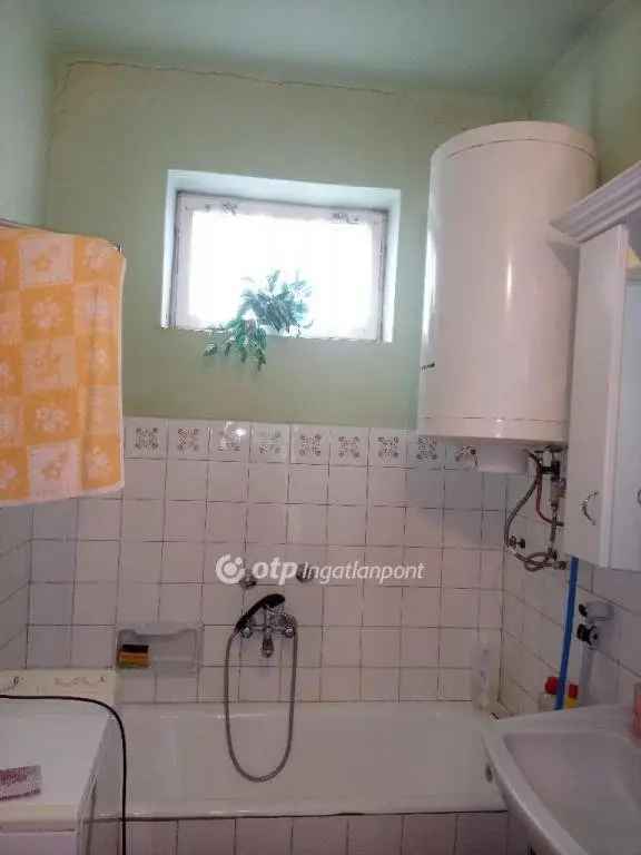 Dombóvár Tüske 85 8 nm-es családi ház eladó